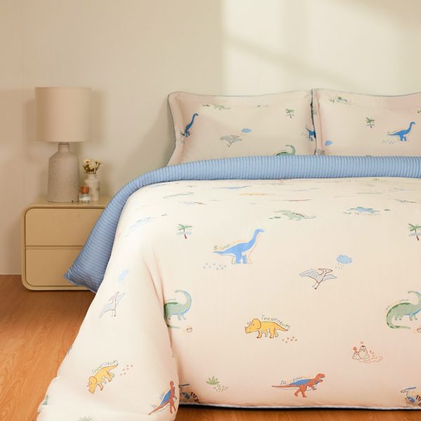 Bộ chăn ga gối Everon Kids Cuộc phiêu lưu của Cổ Dài & Ba Sừng - CPC26204